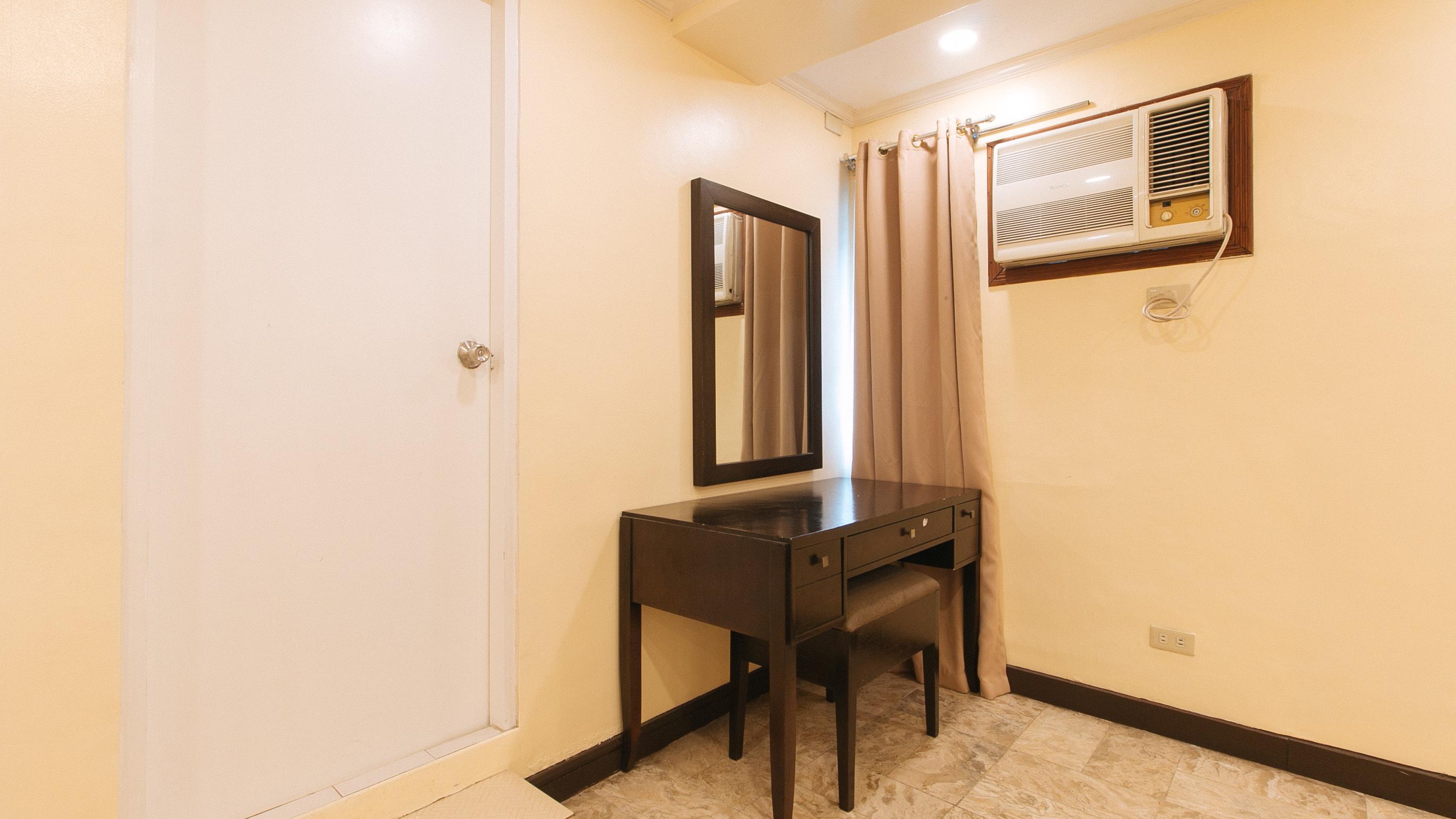 Reddoorz Premium Near Greenbelt Makati - Vaccinated Staff Makati City Exterior foto